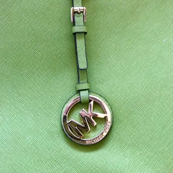 SOLD EBAY Michael Kors Jet Set Travel Tote Green - Picture 4 of 5